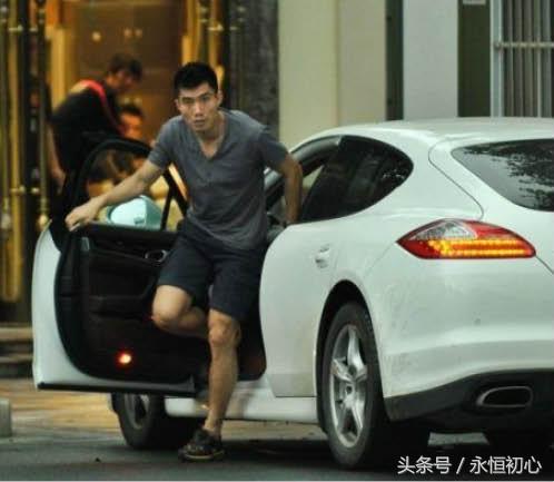 中国足球运动员都开什么车,开着豪车去东方