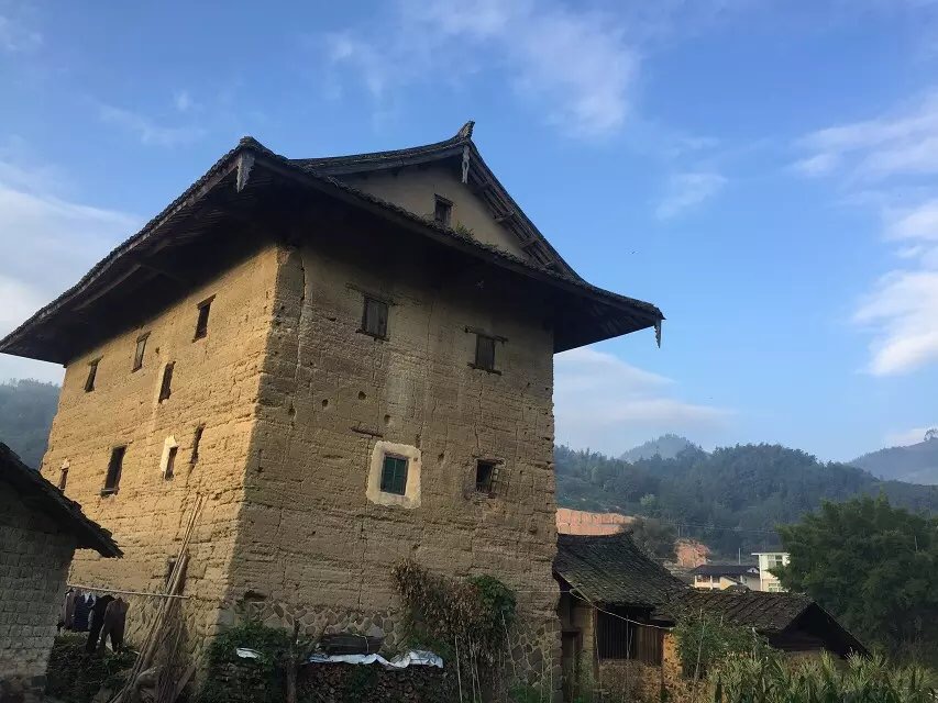 八千里路云和月的上一句,八千里路云和月一骑绝尘上珠峰