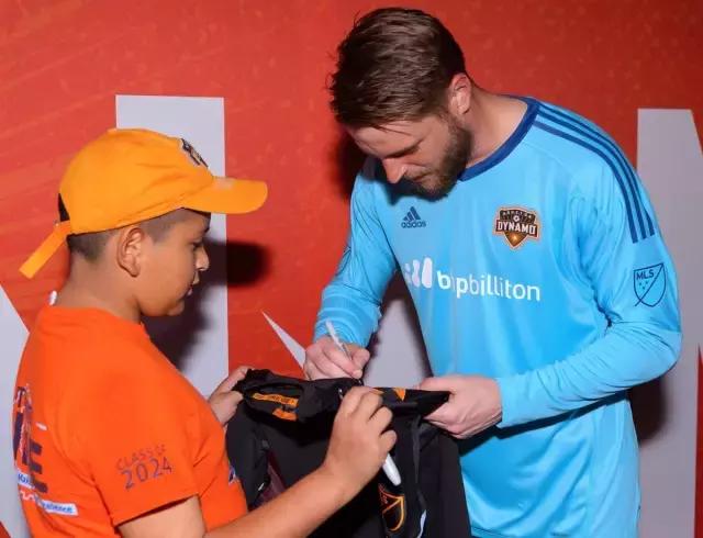 cikers绡悆鏈嶈,cikers瓒崇悆鐞冭。