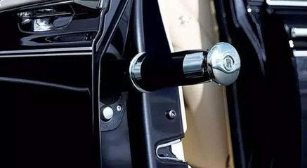 劳斯莱斯上一共有几把雨伞,劳斯莱斯的雨伞打开是什么样子