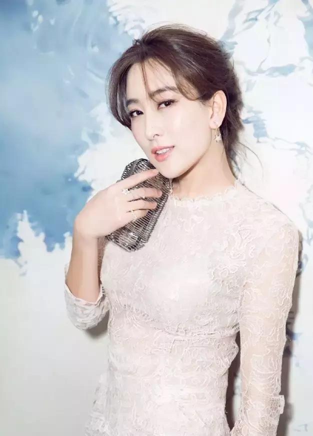 明星同款百元饰品,百元能买到什么化妆品