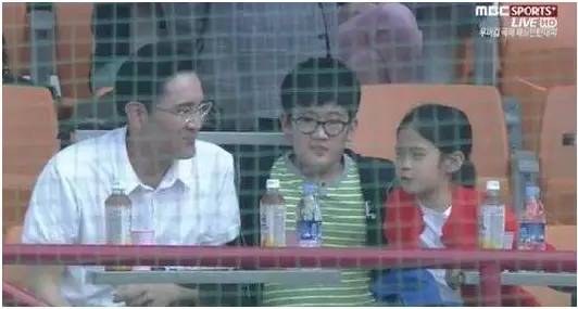 首富独子、前妻移情影星、被捕,三星“太子”李在镕人生堪比韩剧