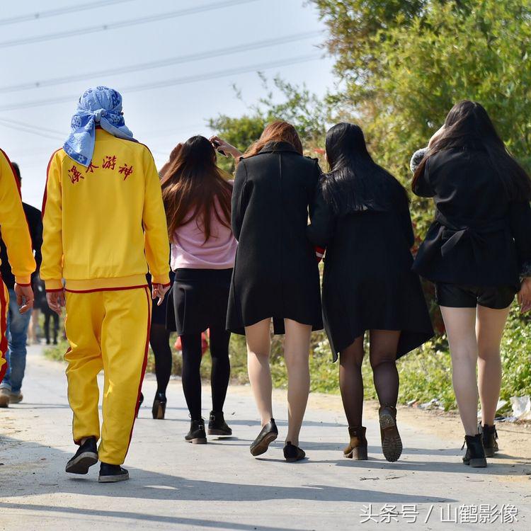 普宁老方村迎神跳火堆,普宁民俗跳火马