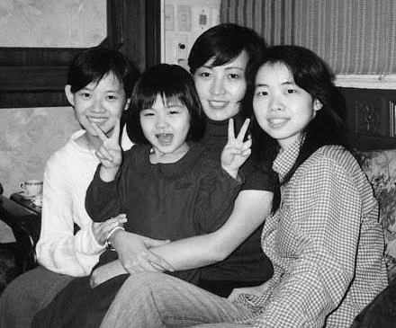 曾宝仪12岁了曾志伟才和她见面,曾宝仪几岁和曾志伟相认的