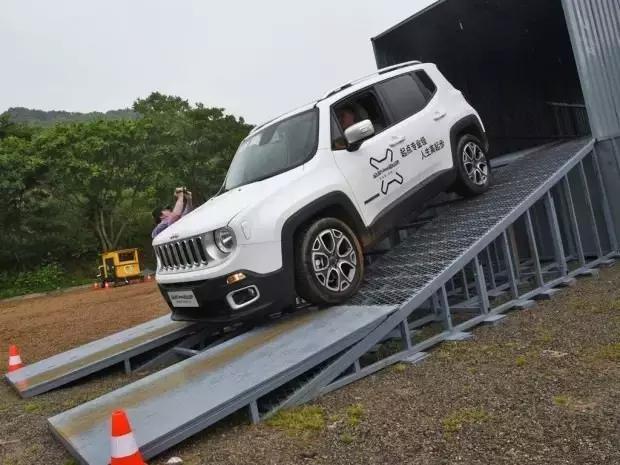 广汽菲克jeep自由侠质量,2024广汽菲克jeep自由侠的优缺点