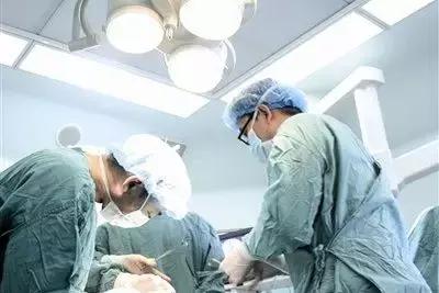 上海人生病了去哪看病,上海人注意什么