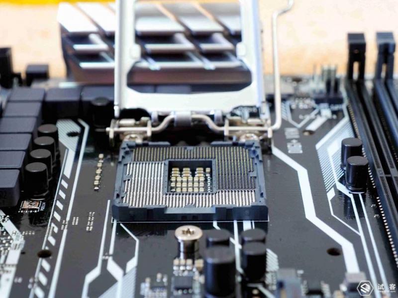 酷睿cpu和华硕cpu哪个更好,攒机cpu主板哪个贵点