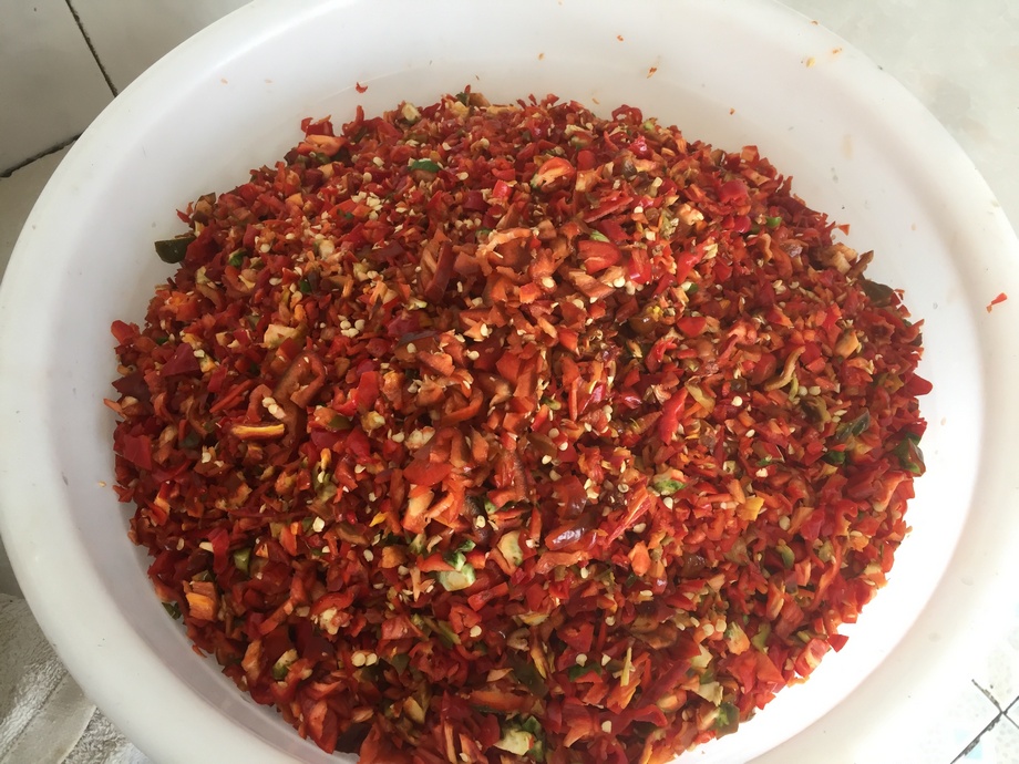 原创——巧媳妇看这里,还原农村的坛子菜4(剁辣椒)