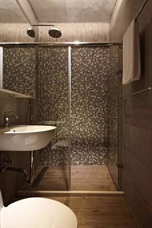 马赛克瓷砖贴卫生间好吗,卫生间地砖用小砖还是马赛克