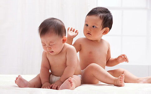 炉甘石治疗湿疹婴儿擦了起皮,宝宝脸上湿疹涂炉甘石需要洗掉吗