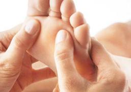 香港活络油和大陆有什么区别 (香港活络油的正确使用方法)