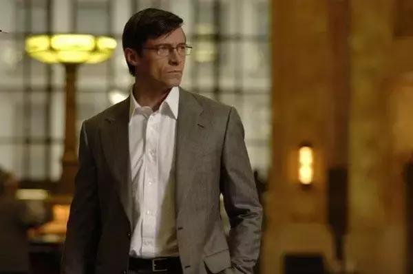 休杰克曼还会不会演金刚狼了 (休杰克曼牵手爱妻现身)