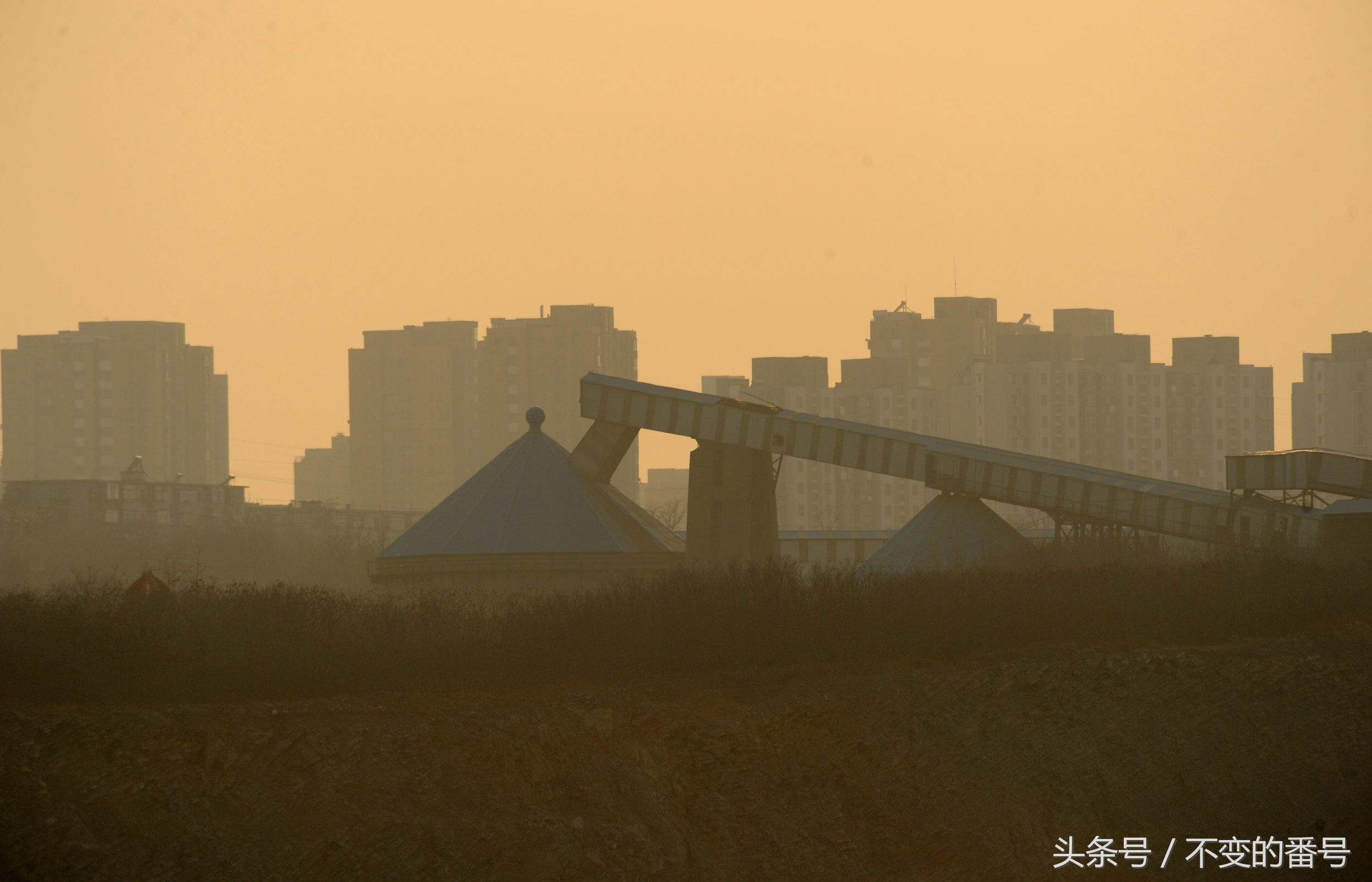 万达大连石灰石矿规划,大连石灰石矿大坑最新规划