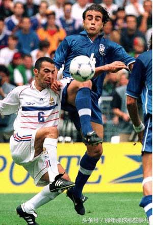 两届世界杯踢丢点球巴乔扼腕痛惜,98年世界杯法国vs意大利点球大战