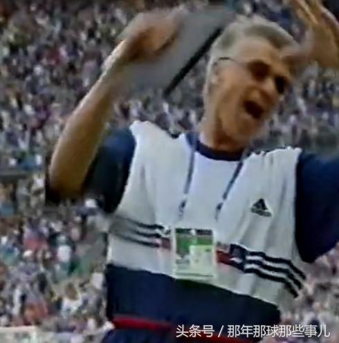 两届世界杯踢丢点球巴乔扼腕痛惜,98年世界杯法国vs意大利点球大战