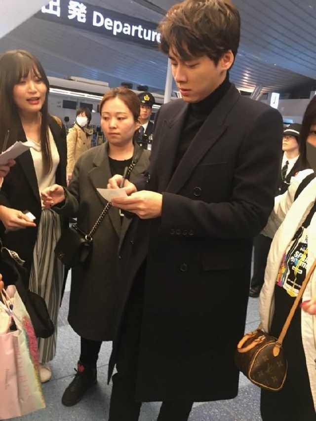 曾经李易峰的粉丝现在是什么感受,李易峰对粉丝好吗