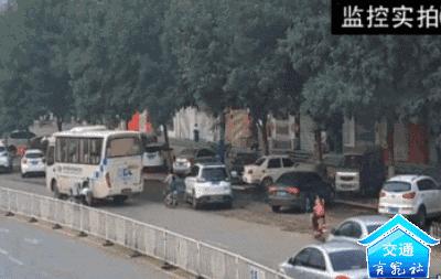 漳州人注意！看到街上的反光锥没？交警蜀黍又有新动作，小电驴你走对路了吗？