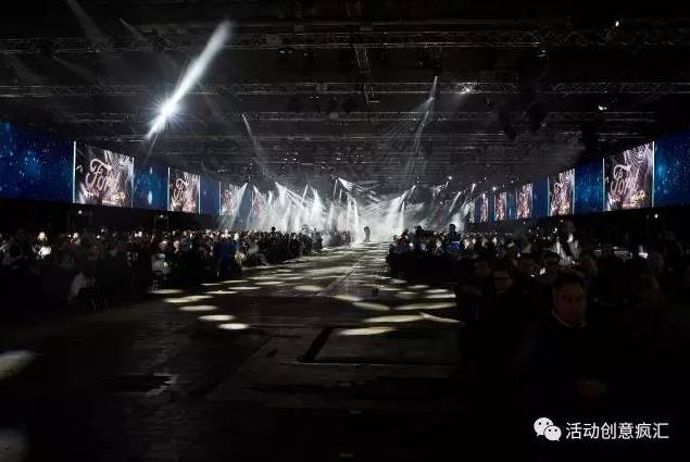 5,992,704个LED｜豪车跟LED杠上了！