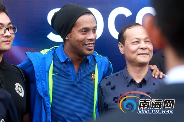 巴西球星小罗来中国,巴西足球明星小罗