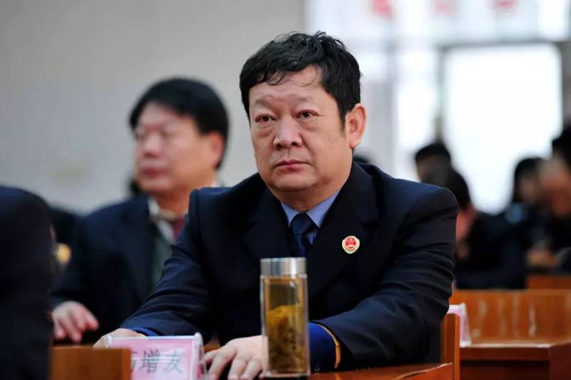 402期干的怎么样，上台亮一亮；先进谁能行，干警评一评