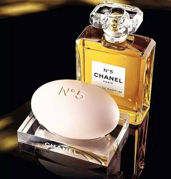 杨幂爆款作品,杨幂今年冬天穿的爆款