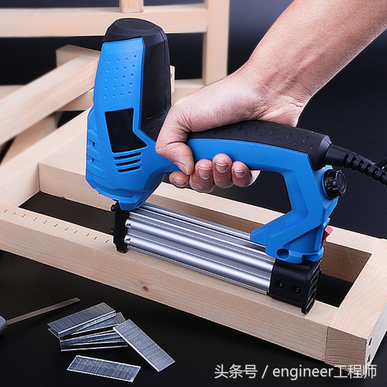 锂电钉枪实用不,电动钉枪如何不冒钉