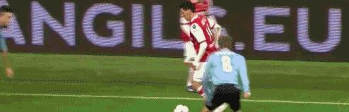 足球过人实用技巧小学生,c罗足球过人技巧教学大全