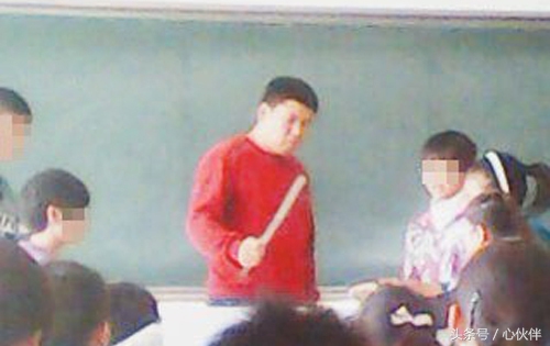 孩子在学校常被老师打骂，家长在怎么办，听听心理专家怎么说