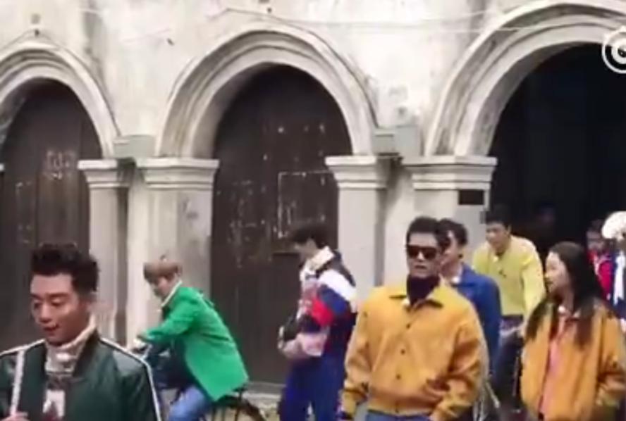 关晓彤黑眼圈图,关晓彤黄黑皮照片