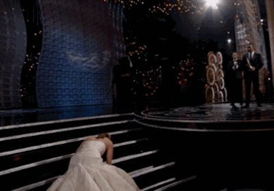 14岁退学又怎样?石头姐终获奥斯卡影后:幸运=人美还努力!