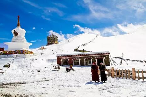 成都租商务车自驾游费用,在成都租个车自驾318多少钱