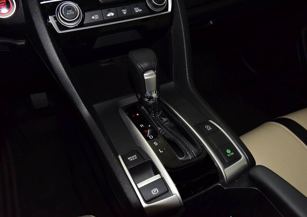 新款思域值不值得入手,17万买思域次顶配值得吗