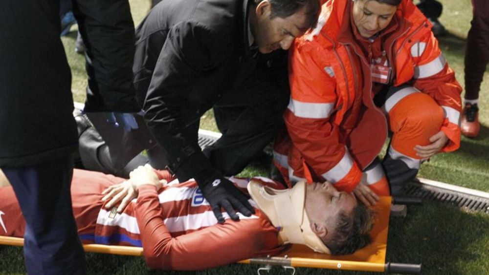 托雷斯倒地昏迷,托雷斯伤病纪录片