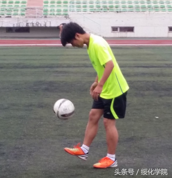 以后再也别说你的xx是体育老师教的了,体育老师才艺你远远不及