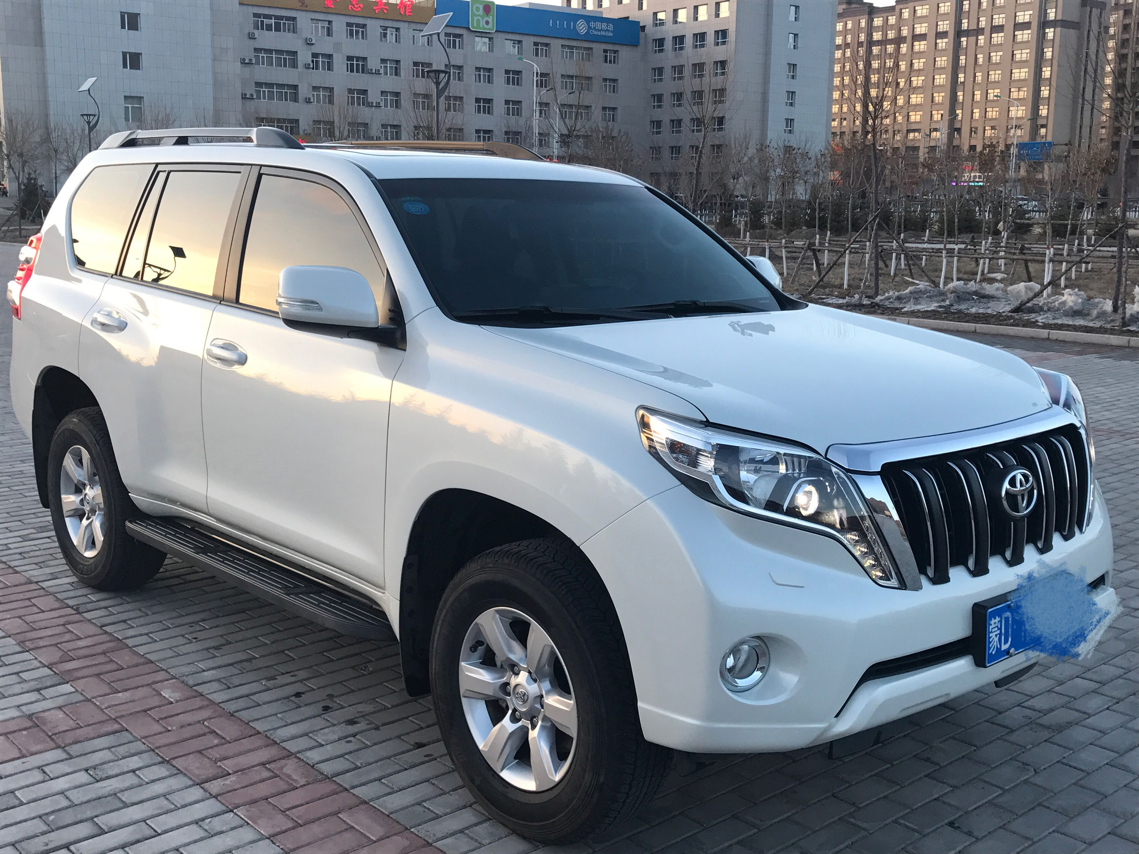 普拉多2700绿皮5座,普拉多2700和普拉多4000驾驶感受