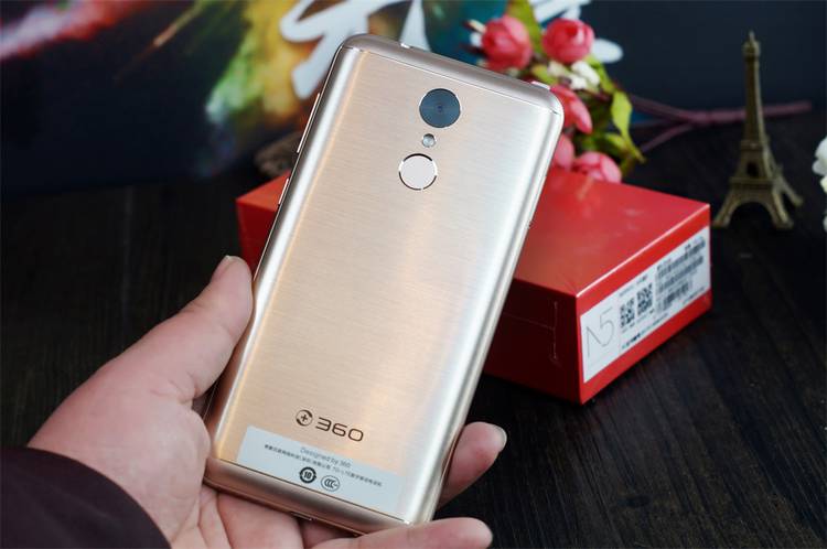 安全无畏的青年新旗舰——6G运存千元机360手机N5开箱测评