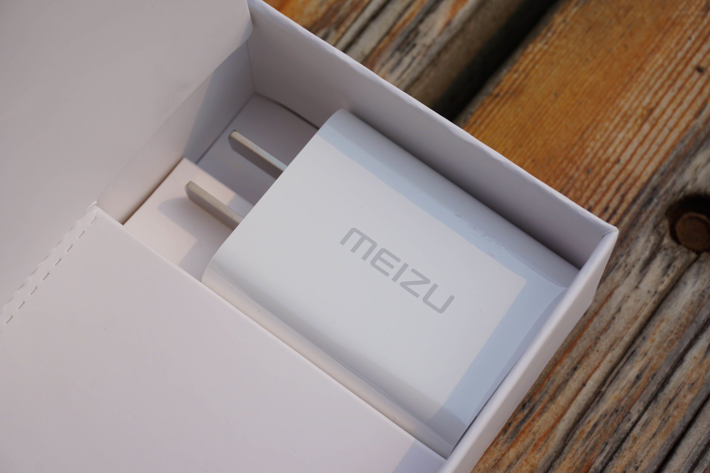 魅蓝5S金色手机怎么样,魅蓝5s手机评测视频