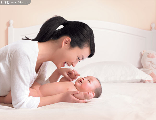 小孩持续鼻塞咳嗽怎么回事,婴儿经常鼻塞不通气怎么回事