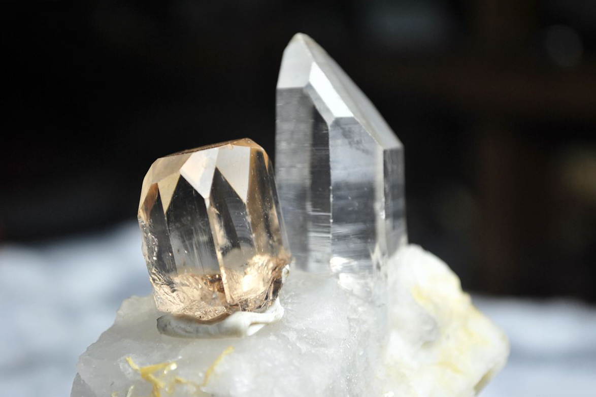 硬度高韧性好的宝石,宝石一般的硬度