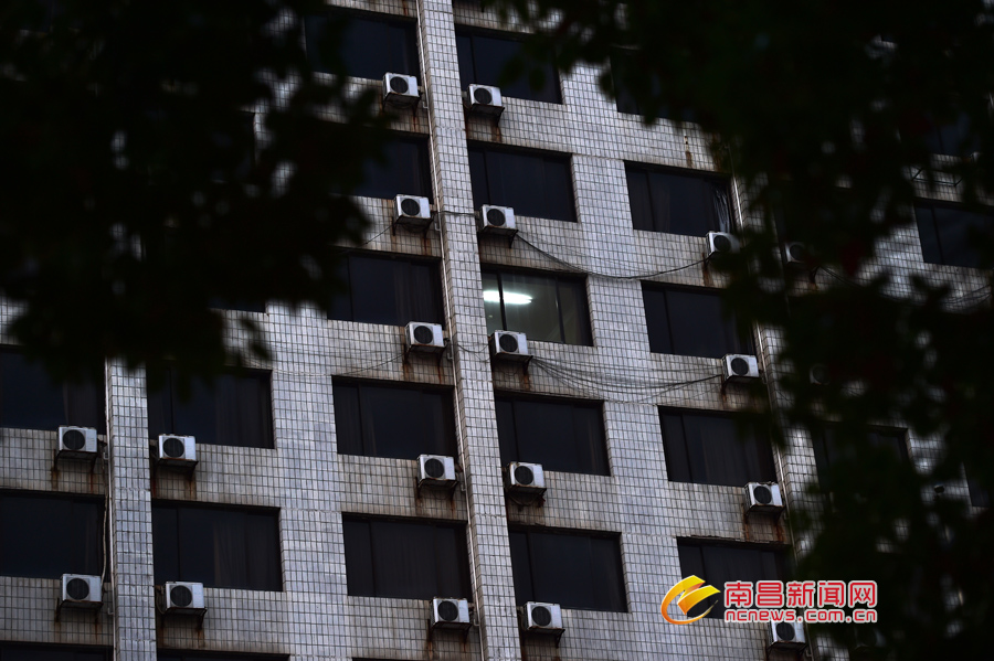 姹熻タ姝e湪绛瑰鐨勪簲鏄熺骇閰掑簵,姹熻タ绗竴瀹朵簲鏄熺骇閰掑簵