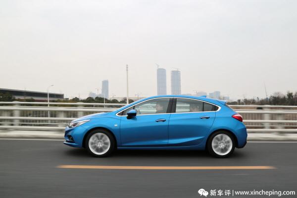 科鲁兹两厢自动挡,科鲁兹一键降但是不一键升