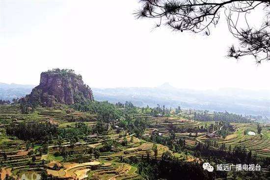 看山看水看日出日落,看山看水看古村