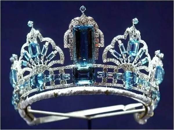 英国王室女王的王冠,英国女王皇冠和日本皇冠