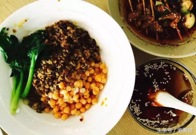 满大街都是重庆鲜面条店,满街小面