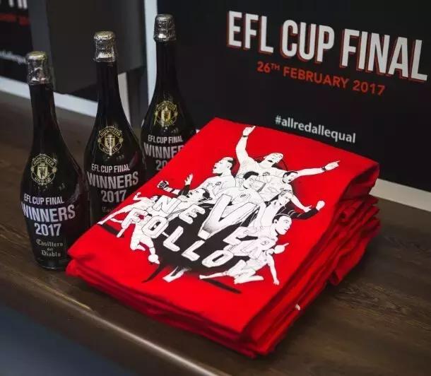 红魔球衣曼联,红魔曼联夺冠