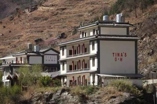 大漠户外旅行虎跳峡徒步详解,虎跳峡徒步168级勇者云梯