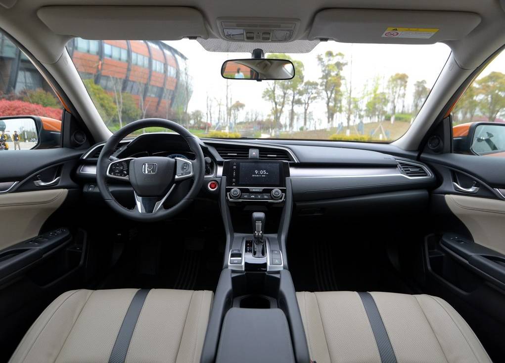 新款思域值不值得入手,17万买思域次顶配值得吗