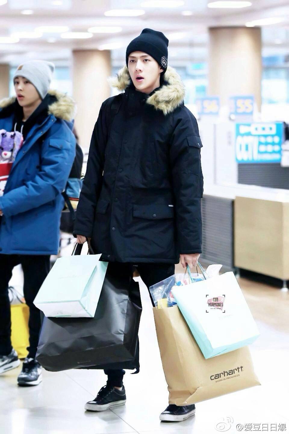 吴世勋代购时刻,吴世勋中国杂志代购