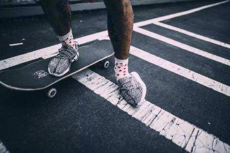 侃爷特别大的鞋子,侃爷穿超级大的靴子