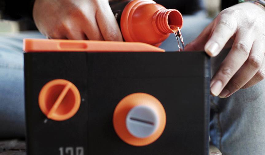 逃脱“暗箱操作”，一个小盒子就能教你怎么在阳光下冲洗胶卷